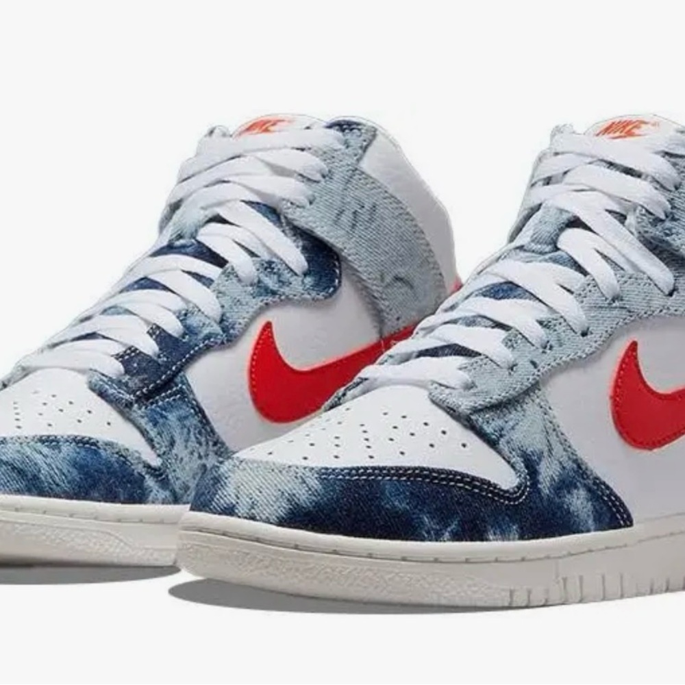 Nike Dunk High Sneakers